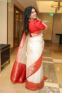 Sravanthi Chokarapu at B2B Jewellery Poster Launch