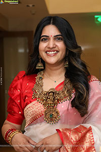 Sravanthi Chokarapu at B2B Jewellery Poster Launch