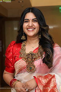 Sravanthi Chokarapu at B2B Jewellery Poster Launch
