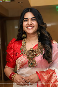 Sravanthi Chokarapu at B2B Jewellery Poster Launch