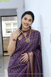 Sreelekha Chowdary Traditional stills in Saree, HD Gallery