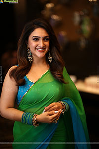 Sri Devi Vijayakumar at Bad Boy Karthik Pre Release Event