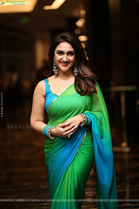 Sri Devi Vijayakumar at Bad Boy Karthik Pre Release Event