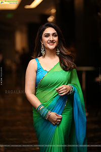 Sri Devi Vijayakumar at Bad Boy Karthik Pre Release Event