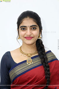 Vandana Chauhan stills in Traditional Saree, HD Gallery