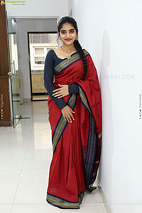 Vandana Chauhan stills in Traditional Saree, HD Gallery