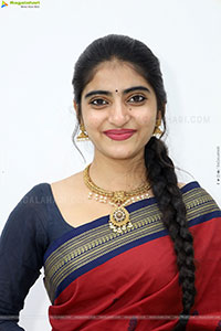 Vandana Chauhan stills in Traditional Saree, HD Gallery