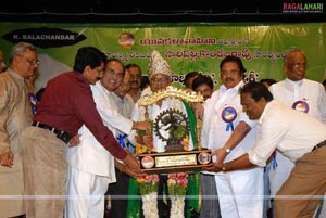 Balachander Awarded 'Pride of Indian Cinema' by Yuvakalavahini