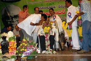 Balachander Awarded 'Pride of Indian Cinema' by Yuvakalavahini