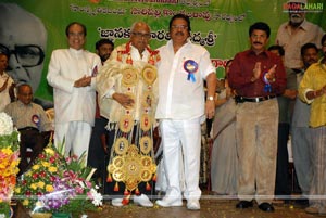 Balachander Awarded 'Pride of Indian Cinema' by Yuvakalavahini