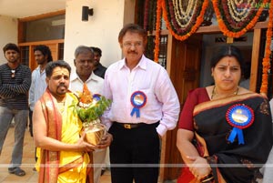 Balachander Awarded 'Pride of Indian Cinema' by Yuvakalavahini