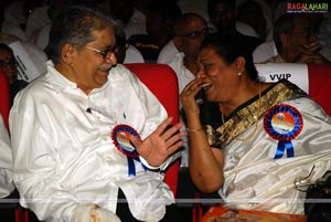 Balachander Awarded 'Pride of Indian Cinema' by Yuvakalavahini