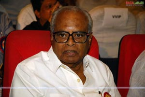 Balachander Awarded 'Pride of Indian Cinema' by Yuvakalavahini