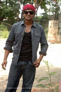 Manoj at Nenu Meeku Telusa Press Meet