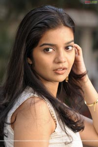 Colors Swathi Photo Gallery from Kalavaramaye Madilo