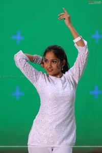 Madhavi Latha Photo Gallery from Nachchavule