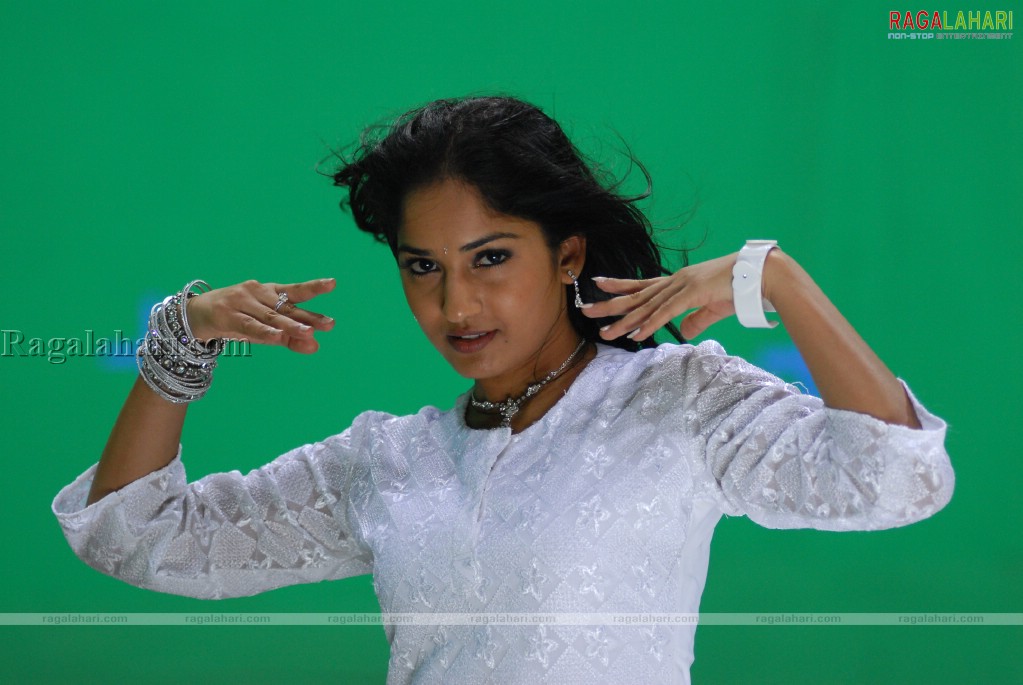 Madhavi Latha