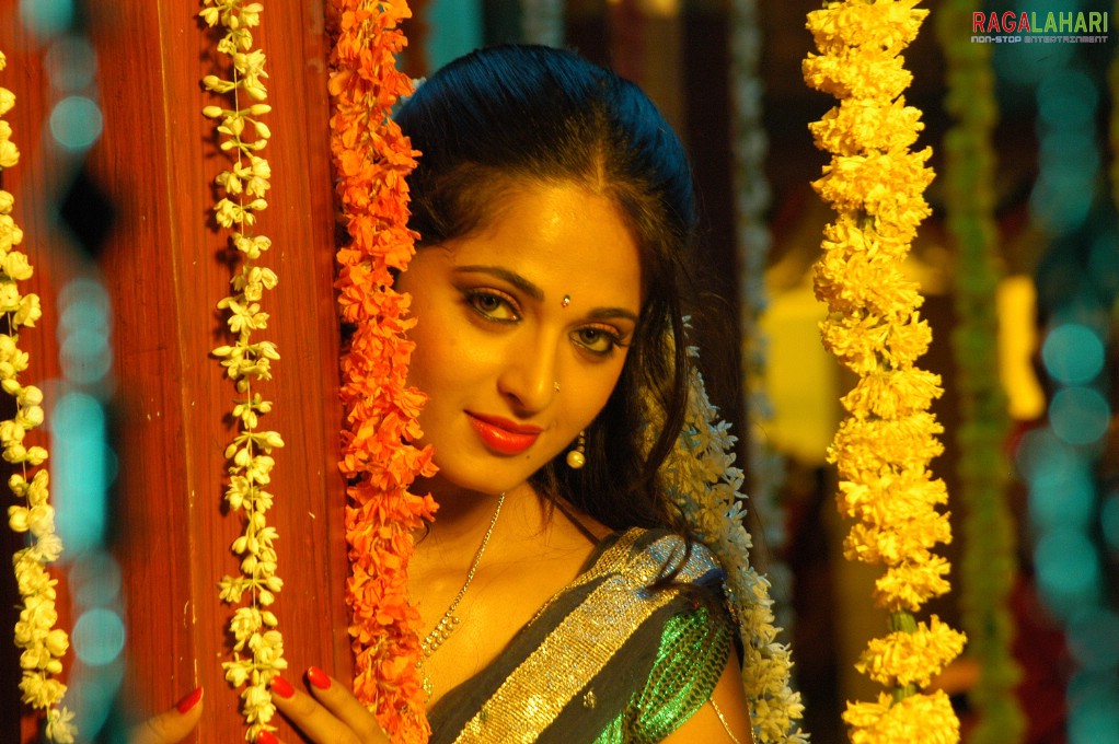 Anushka Shetty Vedam Movie Stills, HD Gallery, Images