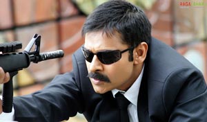 Pawan Kalyan Photo Gallery from Komaram Puli