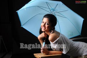 Poonam Kaur Photo Session