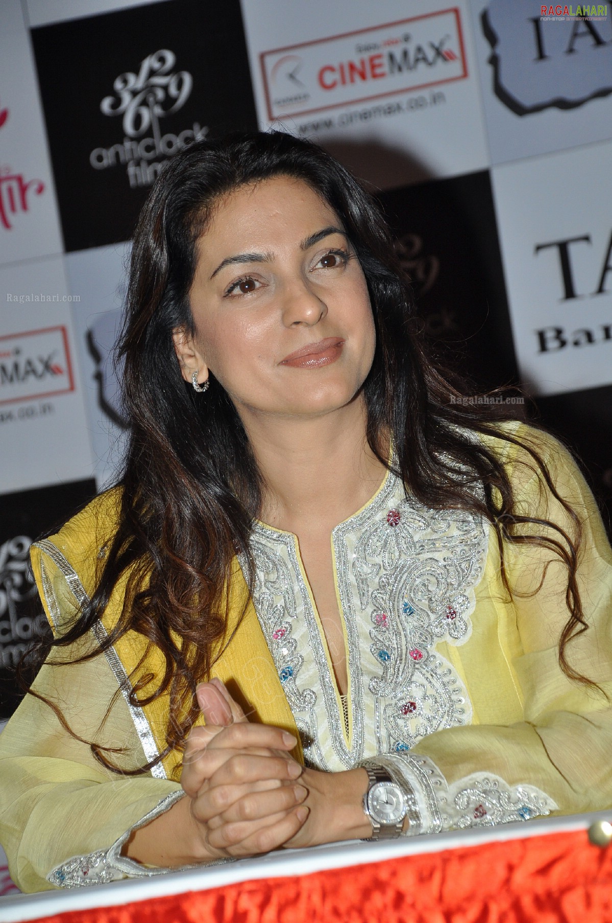 Juhi Chawla (Hi-Res)