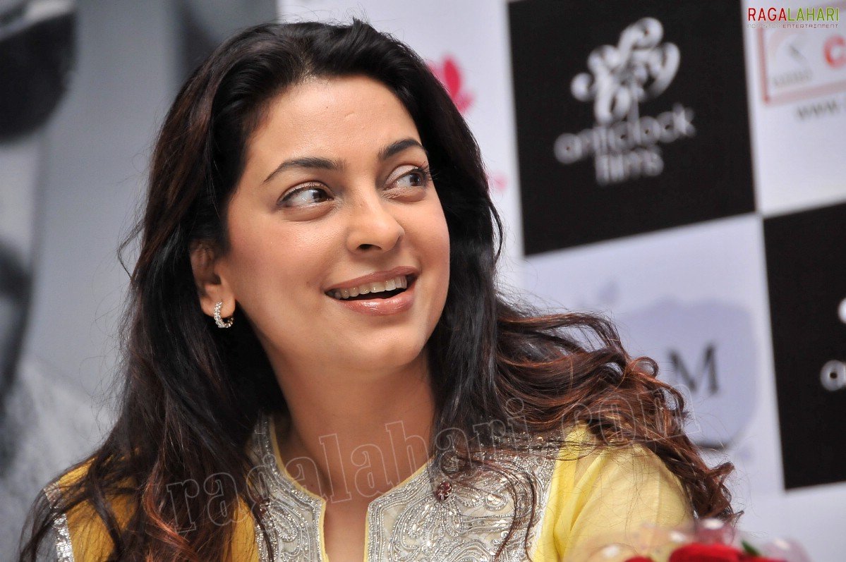 Juhi Chawla (Hi-Res)