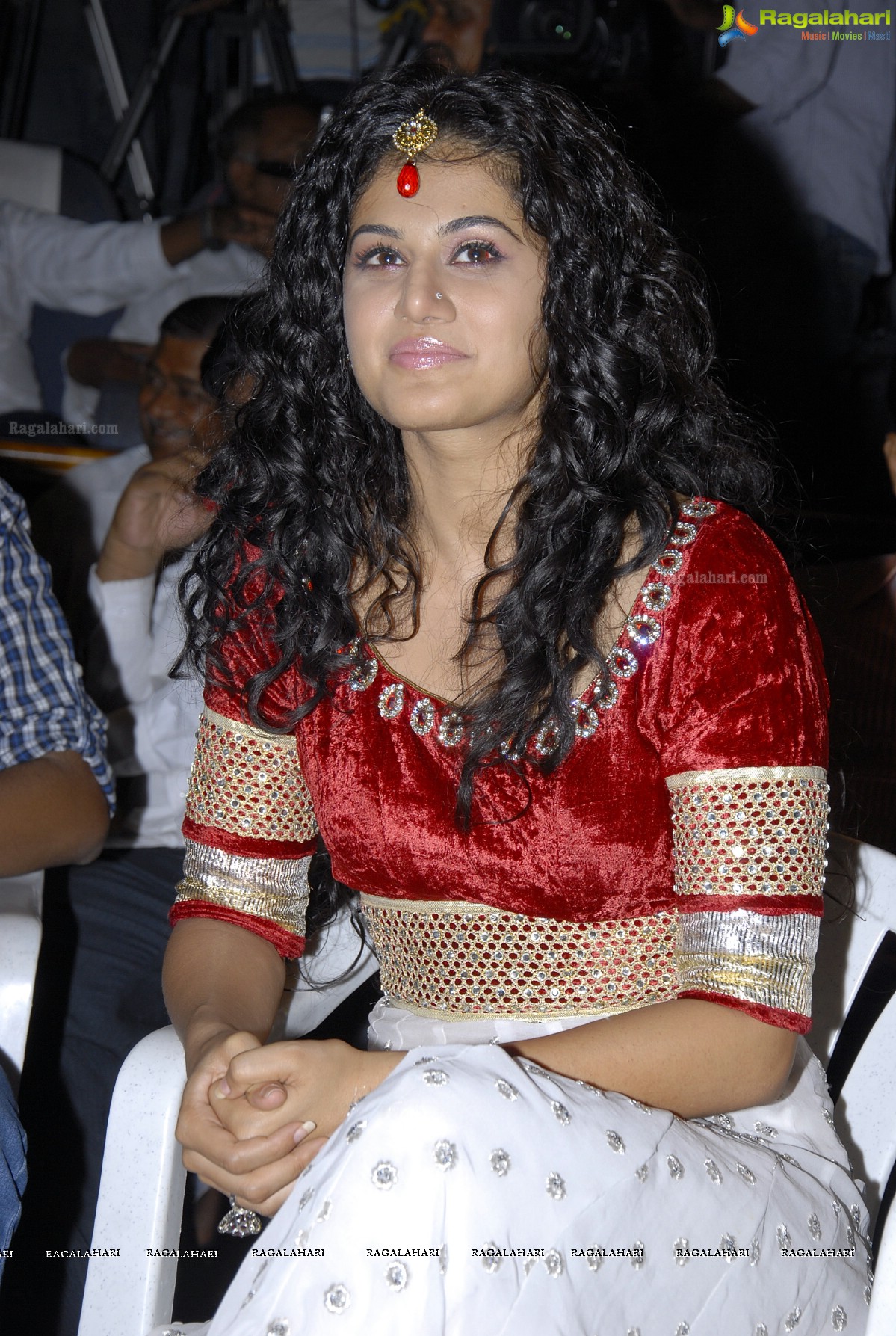 Taapsee (Hi-Res)