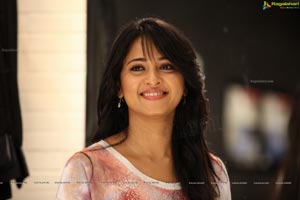 Anushka Mirchi Unseen Photos