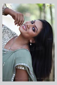 Telugu TV Actress Ashmita Karnani