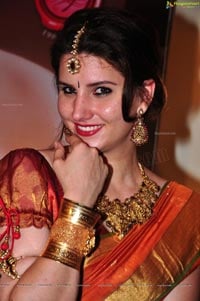 Jewellery Model Aivati