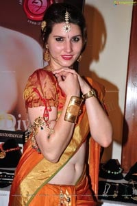 Jewellery Model Aivati