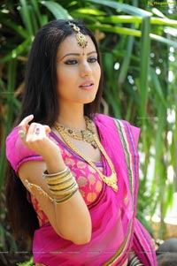 Anu Smruthi in Pink Saree