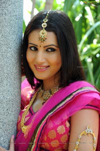 Anu Smruthi in Pink Saree