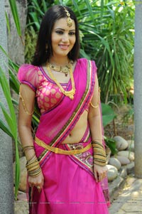 Anu Smruthi in Pink Saree