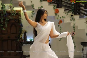 Beautiful Monal Gajjar in White Saree