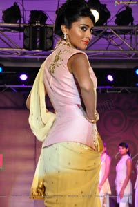 Shriya Saran at Vogue Fashion Show