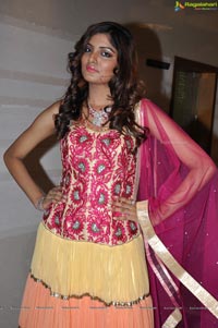Aaliya at Khwaish Fashion Show
