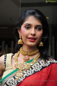 Ashna Misra at Jewellery Expo