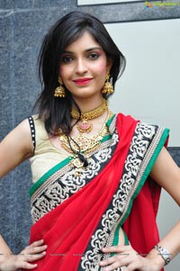 Ashna Misra at Jewellery Expo