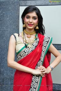 Ashna Misra at Jewellery Expo