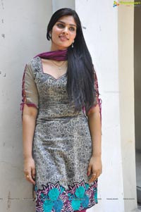 Rudhiram Heroine Deepsika