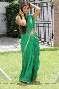 Monal Gajjar Hot Pics in Saree