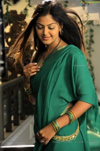 Monal Gajjar Hot Pics in Saree