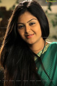 Monal Gajjar Hot Pics in Saree