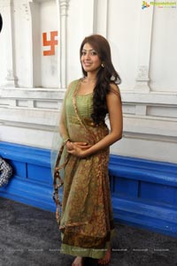 Telugu Heroine Praneetha