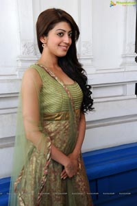 Telugu Heroine Praneetha