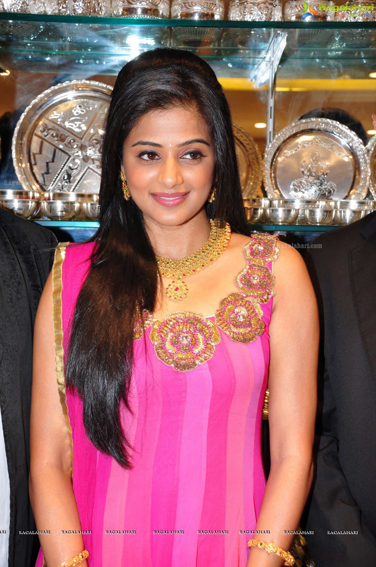 Priyamani in Pink Sleeveless Dress at Jos Alukkas, Kukatpally, Hyderabad