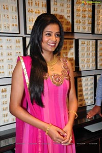 Priyamani at Jos Alukkas Efvent