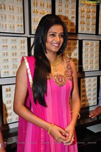 Priyamani at Jos Alukkas Efvent