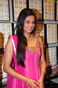 Priyamani at Jos Alukkas Efvent